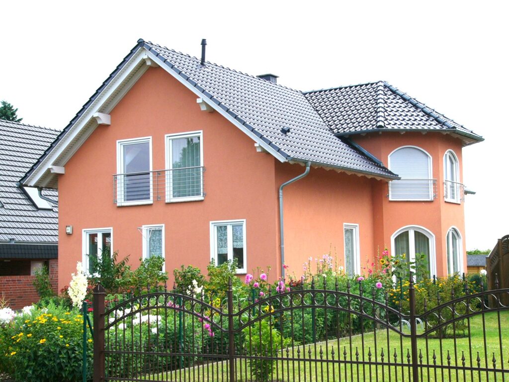 Stilvolles Trendhaus mit Walmdacherker